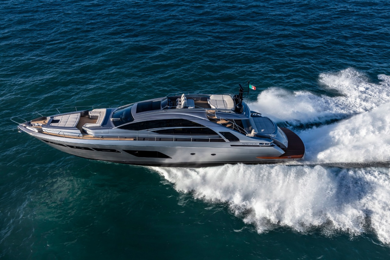 80FT Pershing 8X VIP